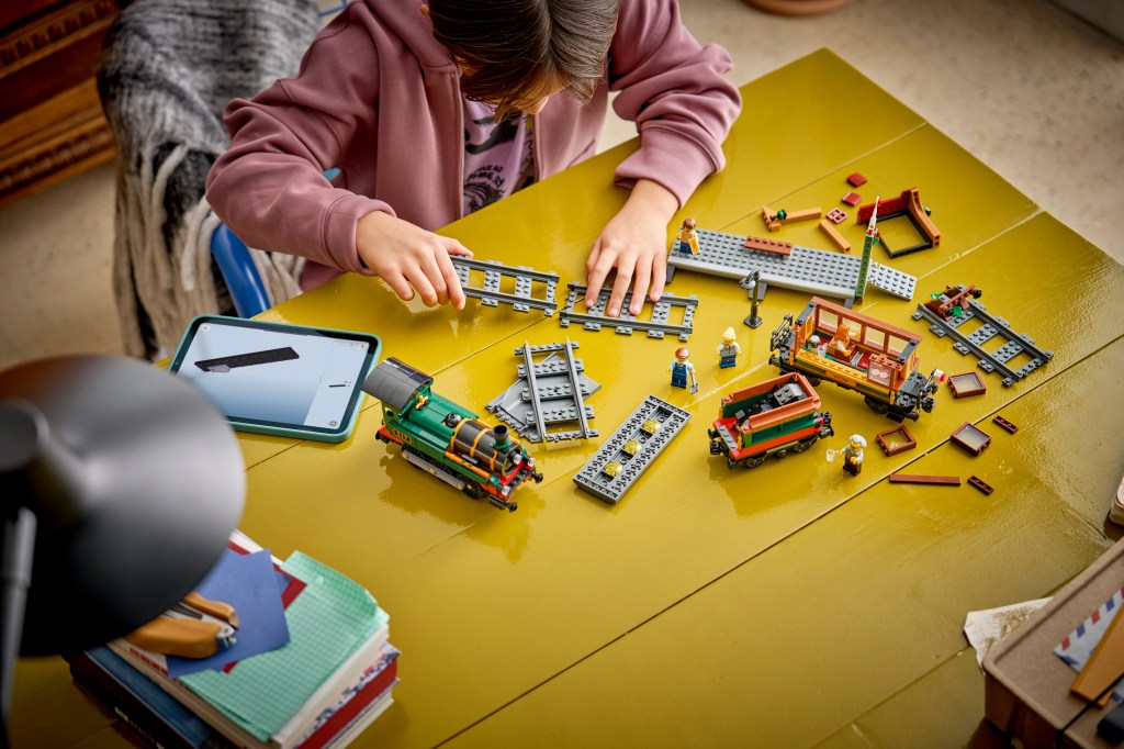 construction LEGO City 60511 Le Train à Vapeur Rétro