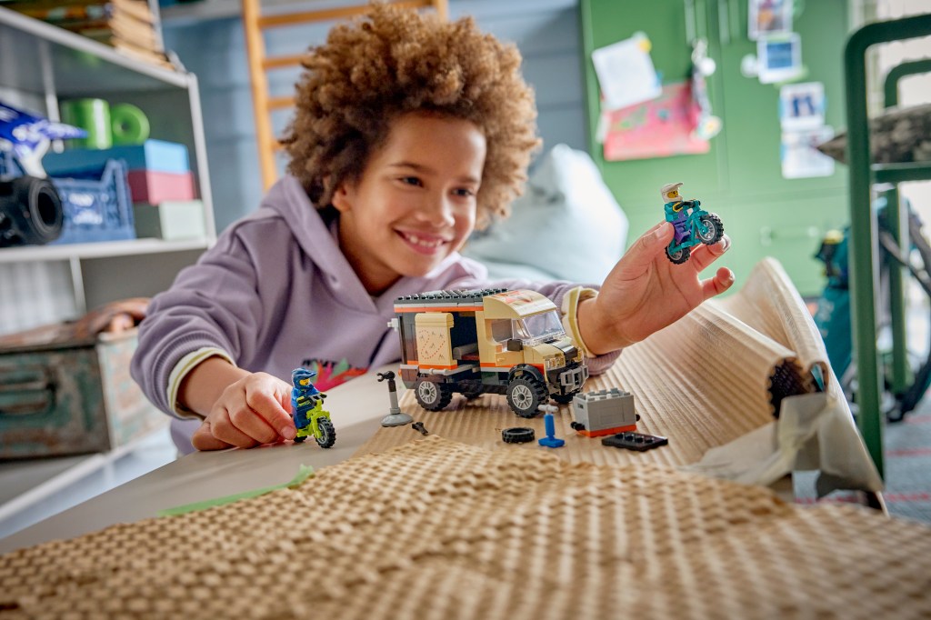 LEGO City 60512 Le Camping-Car d'Aventures et ses VTT
