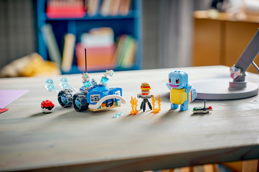 LEGO Pokémon 72156 SMART Play : L'aventure de Carapuce avec le buggy du dresseur