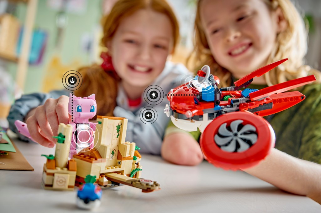 LEGO Pokémon 72161 SMART Play : recherche de Mew fabuleux en drone