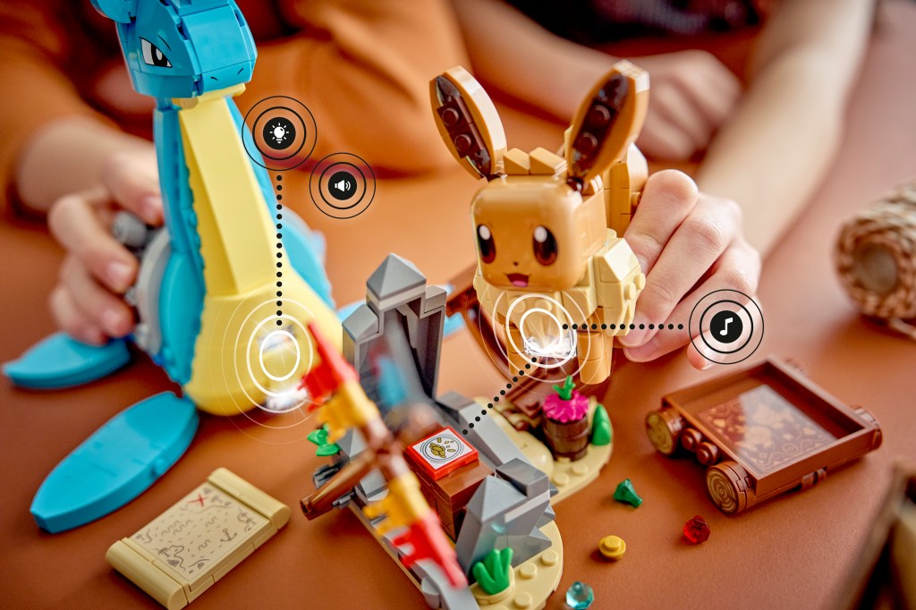 détails LEGO Pokémon 72162 SMART Play : chasse au trésor d'Évoli et Lokhlass