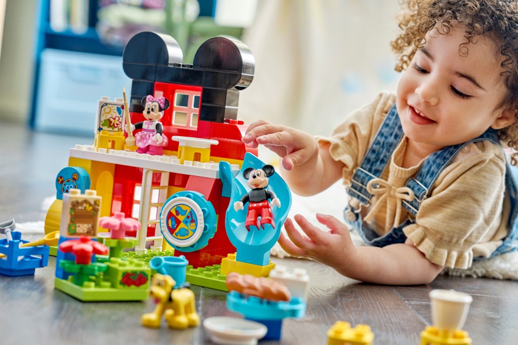 détails LEGO® DUPLO Disney 10465 La Maison de Mickey Mouse avec Minnie et Pluto