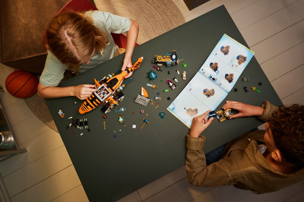 construction LEGO® DREAMZzz 71515 Le Char Requin-Tigre