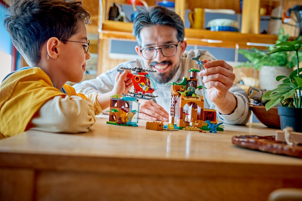 LEGO® Jurassic World 77981 Le Sauvetage du Vélociraptor, du Stégosaure et du Ptéranodon