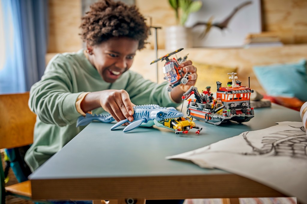 LEGO® Jurassic World 77983 L'Attaque du Bateau par le Mosasaure