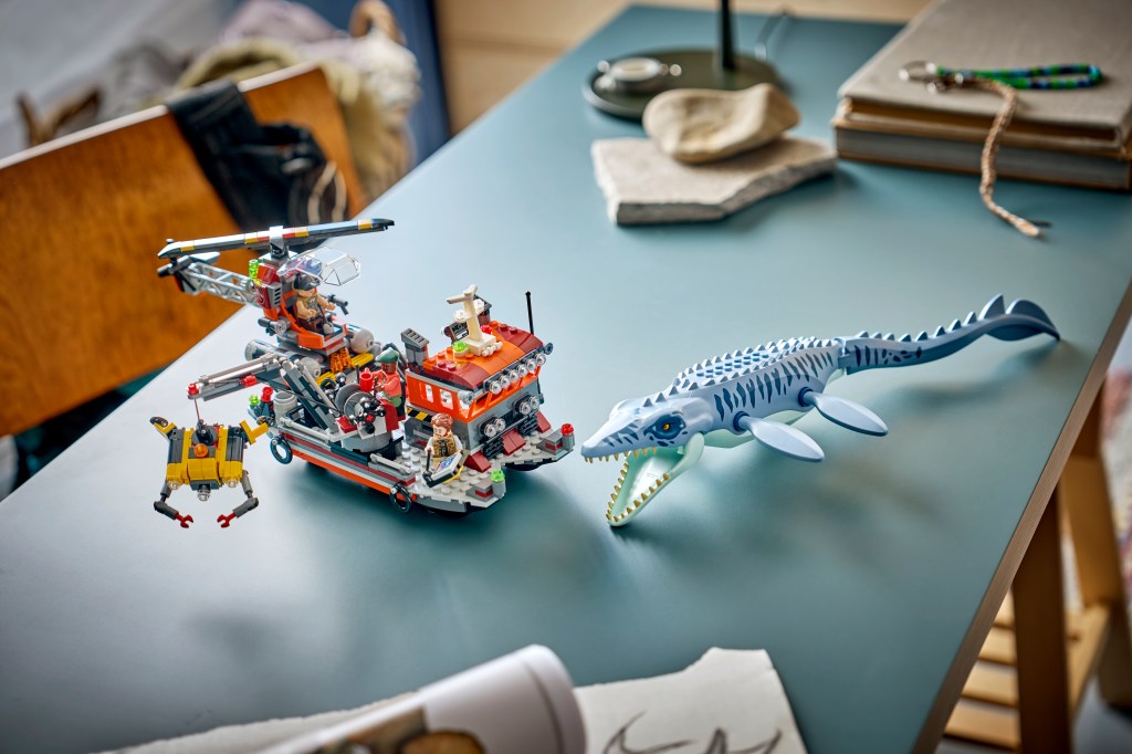 LEGO® Jurassic World 77983 L'Attaque du Bateau par le Mosasaure