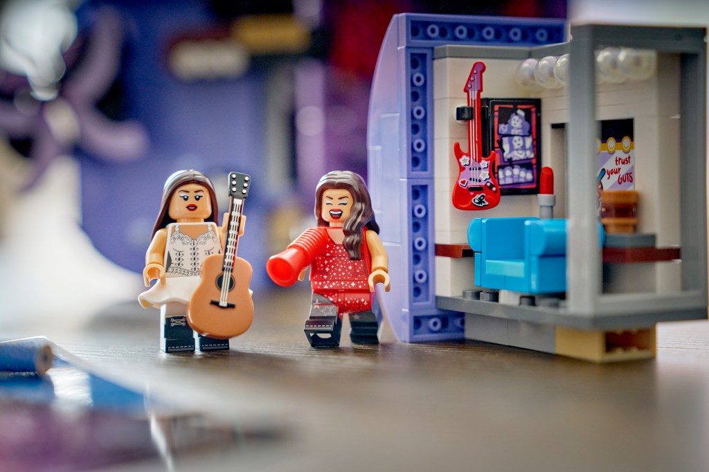 détails LEGO Editions 43031 : La Guitare d'Olivia Rodrigo