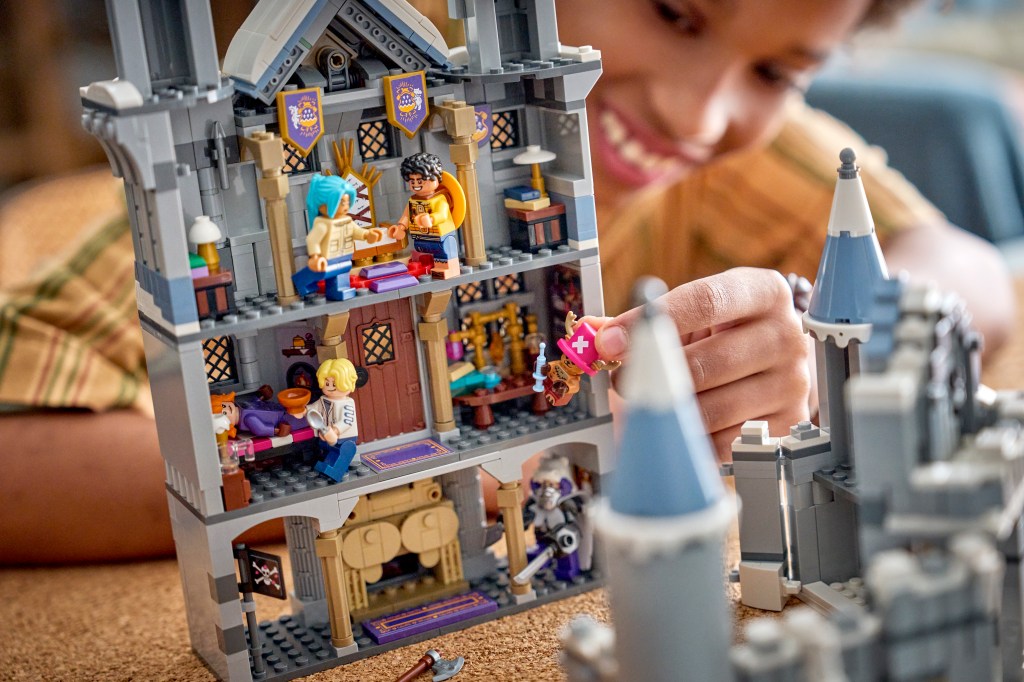 détails LEGO ONE PIECE 75645 : La bataille au château de Drum